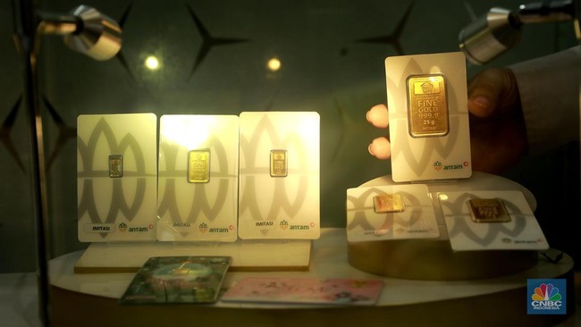 Harga Emas Antam Hari Ini Turun Lagi Cek Selisih Jual Beli